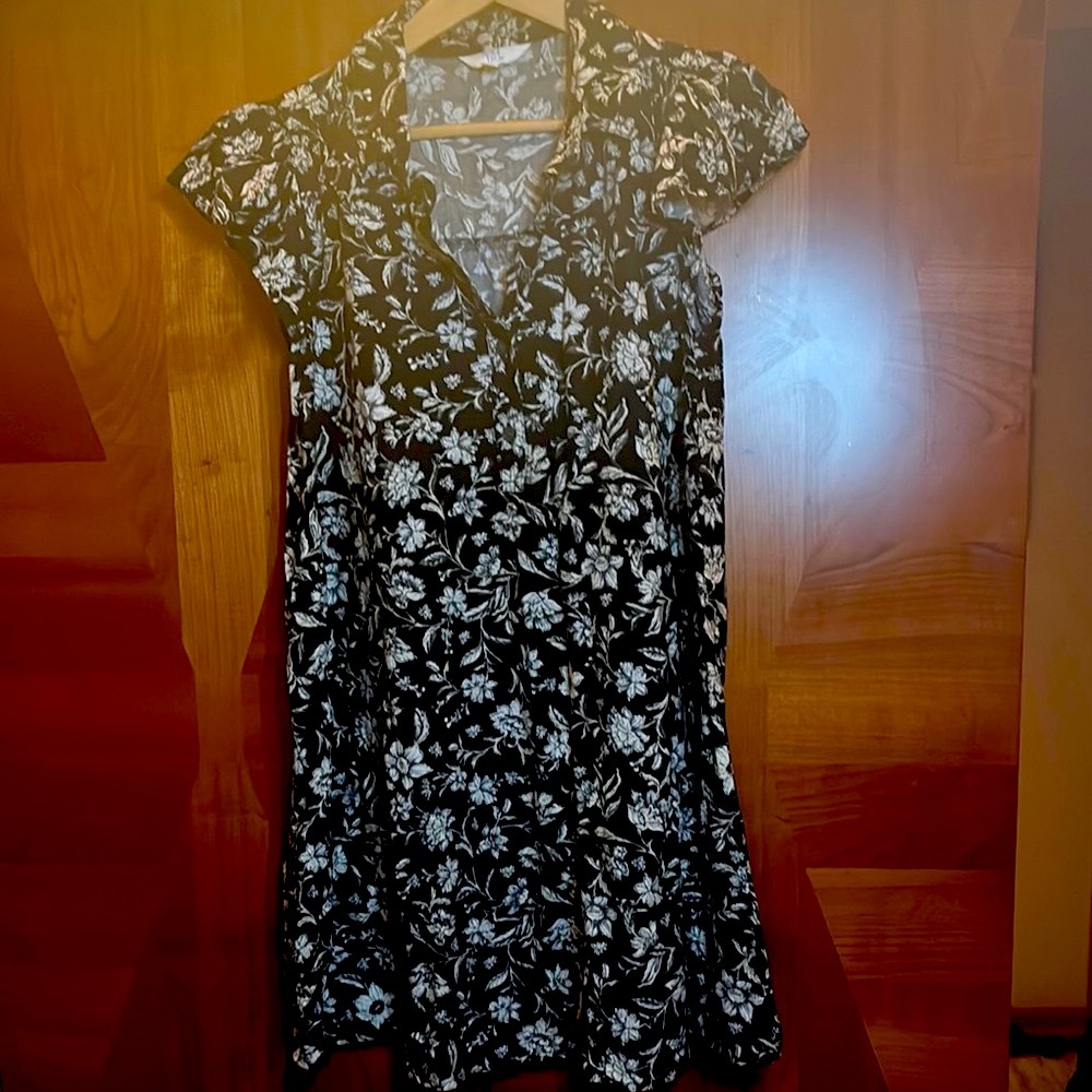 Time and Tru Black and White Flutter Sleeve Sundress